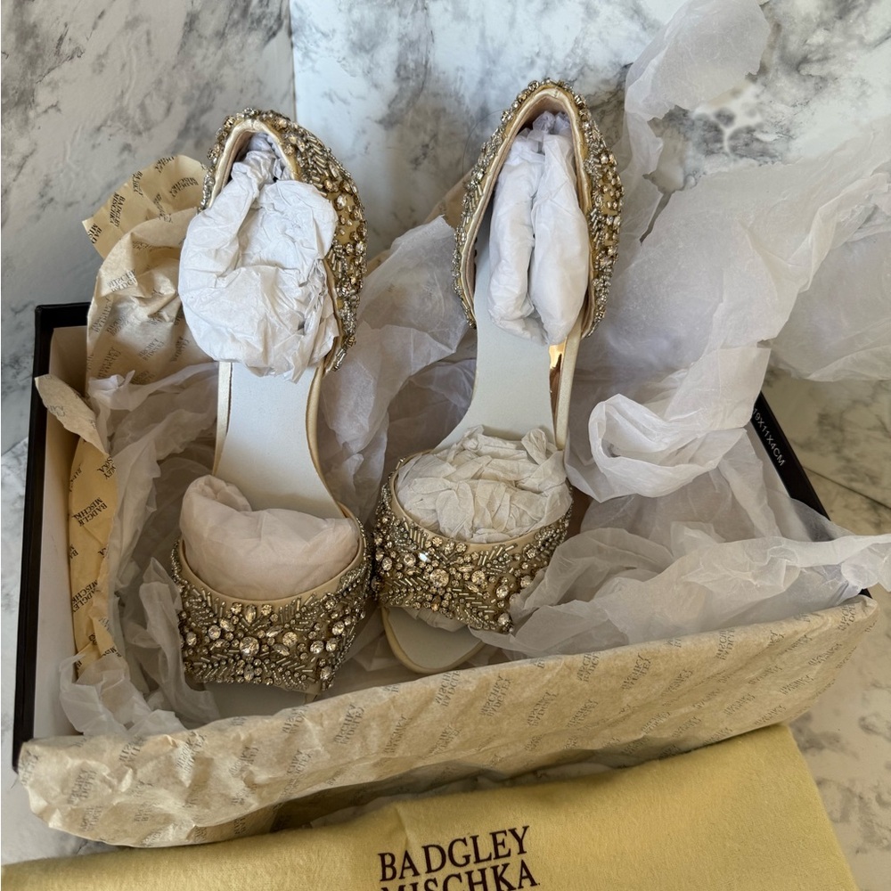 Badgley Mischka Sparkling Gold Heels